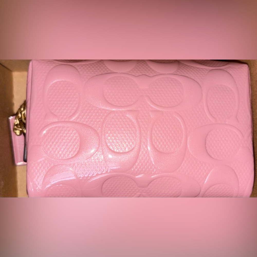 FREE SHIPPING - COACH Boxed Essential Mini Patent Signature Cosmetic Pouch - Picture 3 of 4